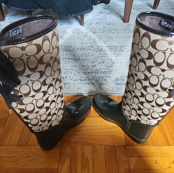 Coach Tristee Rubber Rain Boots Brown/Khaki Signature Lace Up Back Size 8 EUC - Picture 7 of 16